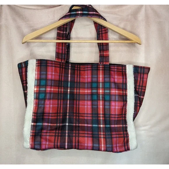 NWT Victoria's Secret Red Plaid Christmas Tote Bag. - Picture 2 of 9